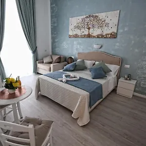 Bed & Breakfast Maison Nilo 15, Naples